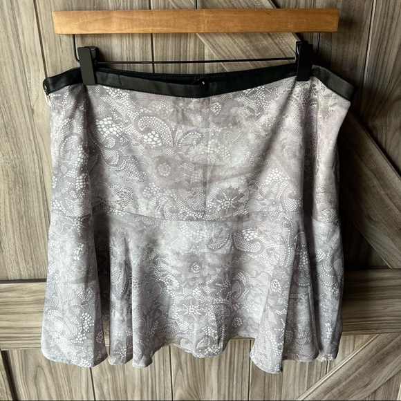 NWT - Express Flowy Miniskirt - Picture 5 of 12
